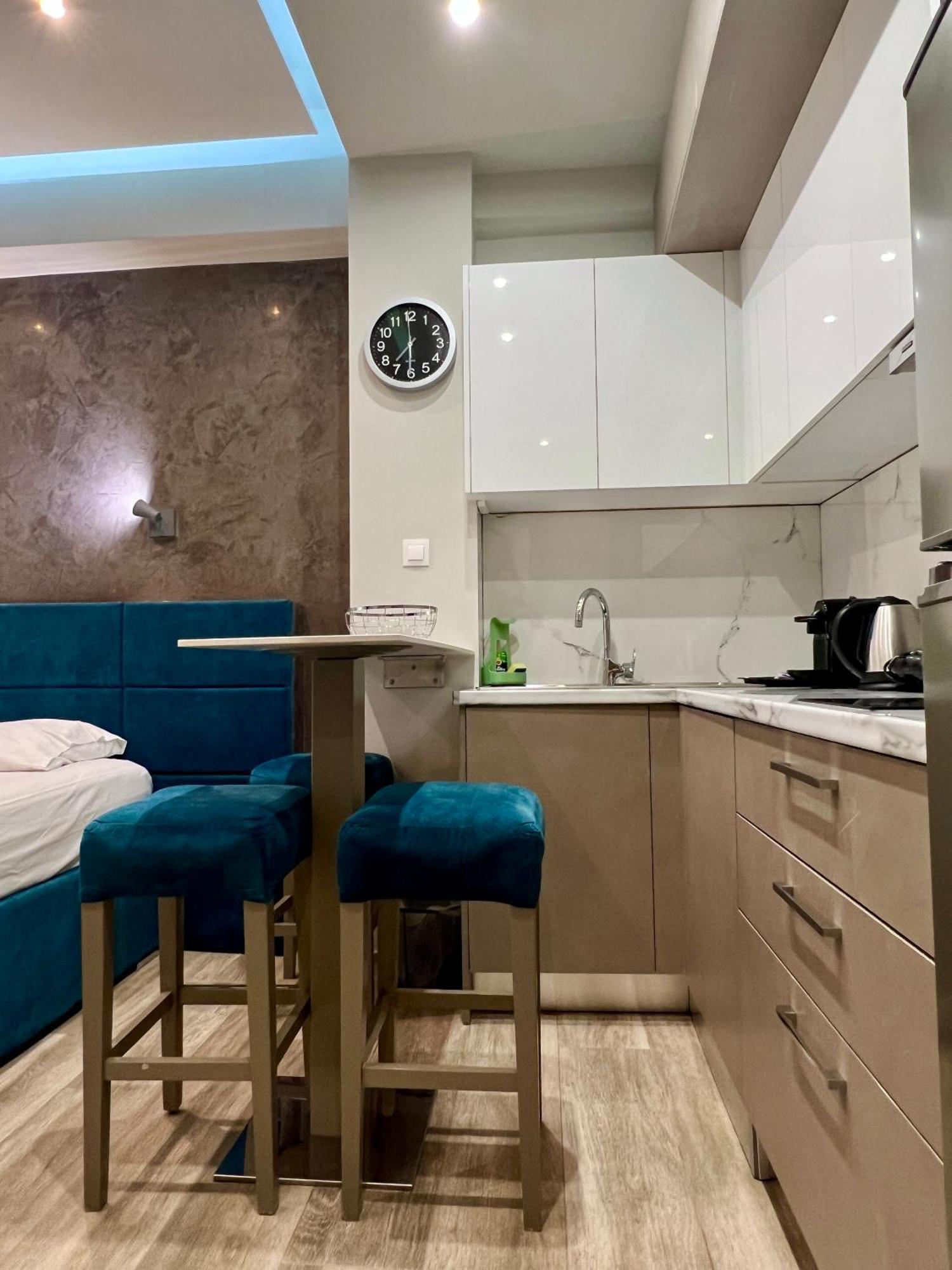 Emerald Lux Apartment Athén Kültér fotó